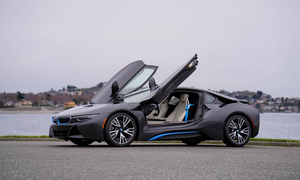 Bmw i8 2022 фото